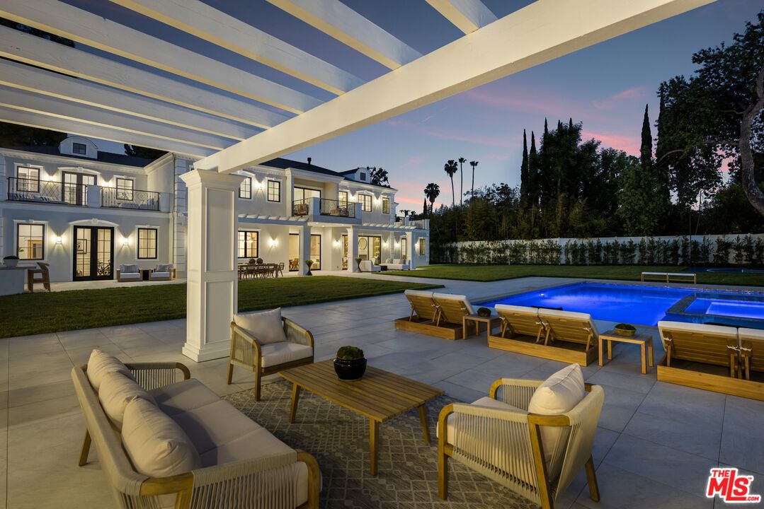 Backyard, Exterior, Pool