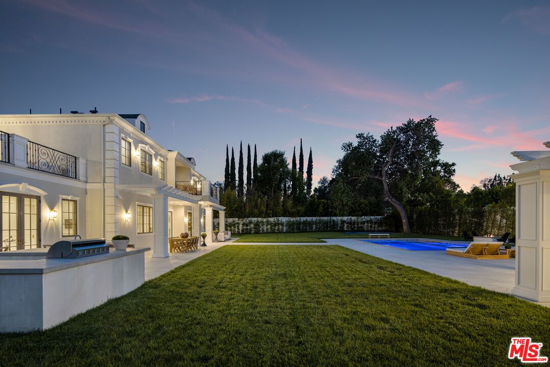 Backyard, Exterior, Outdoor Kitchen, Pool