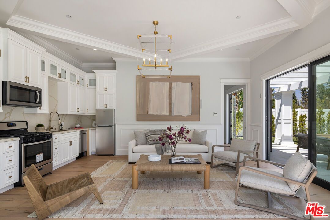 Interior, Kitchen, Living room, Pendant Lights, Recessed Lighting, Stainless Steel Appliances, Wood Texture Flooring