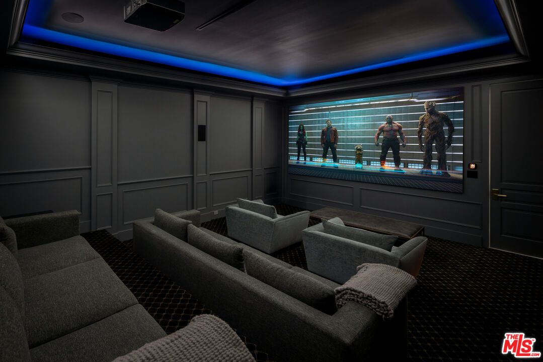 Interior, Projection Screen, Recessed Lighting, Theatre Room
