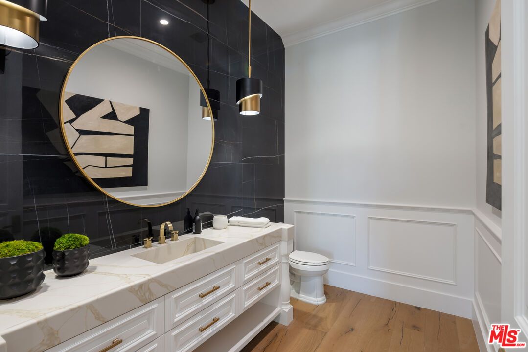 Bathroom, Interior, Pendant Lights, Wood Texture Flooring