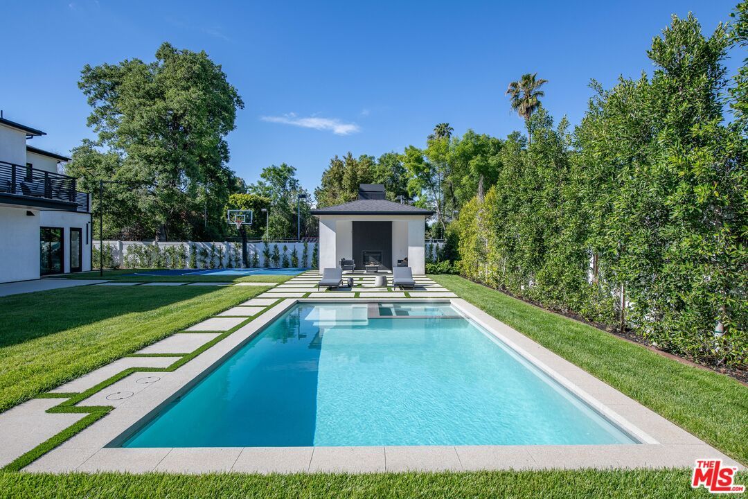 Backyard, Exterior, Pool