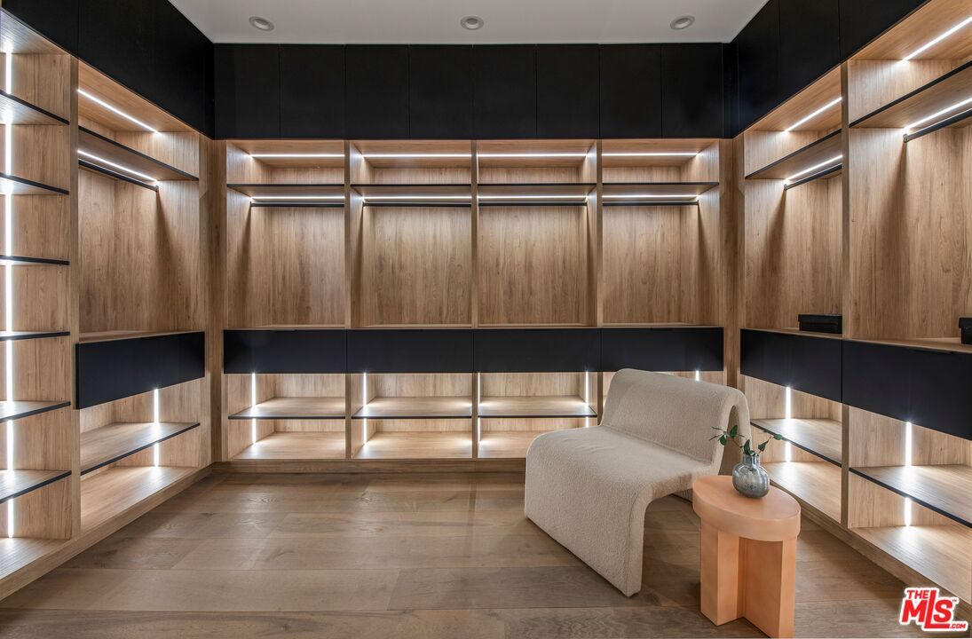 Interior, Recessed Lighting, Wood Texture Flooring