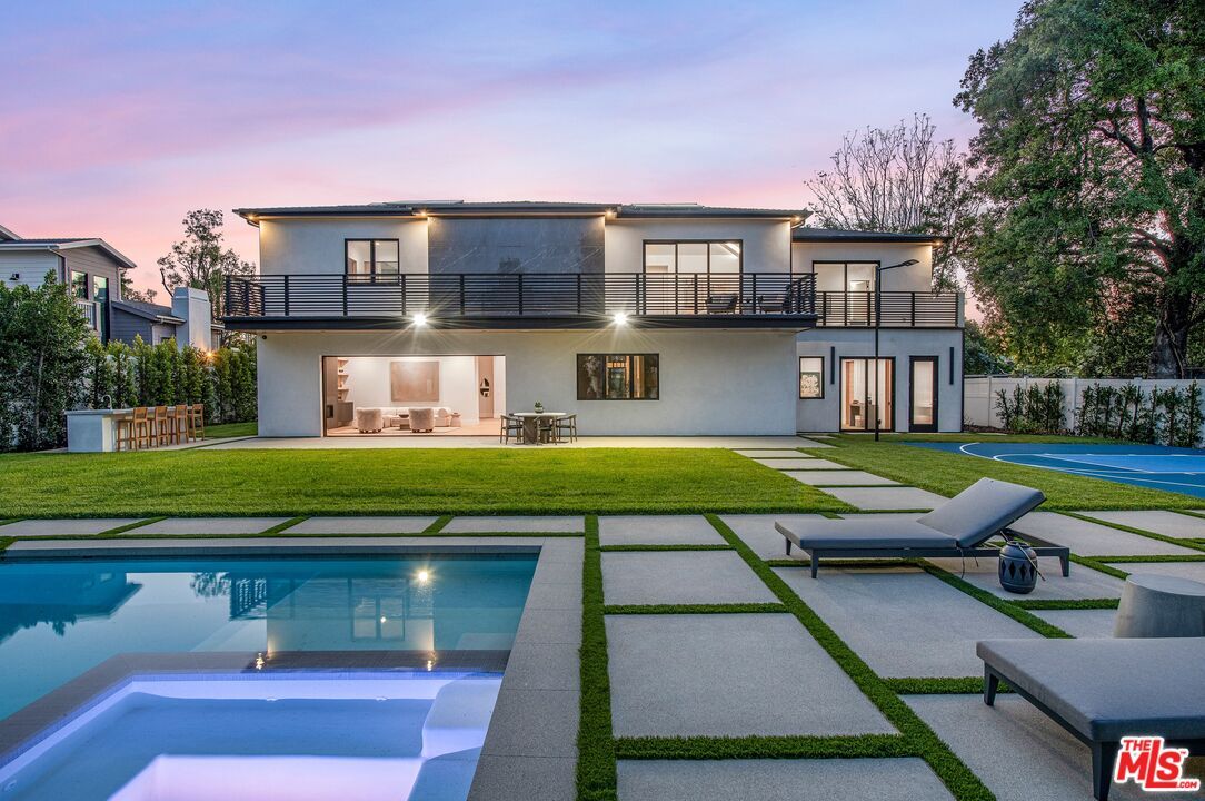 Backyard, Exterior, Pool