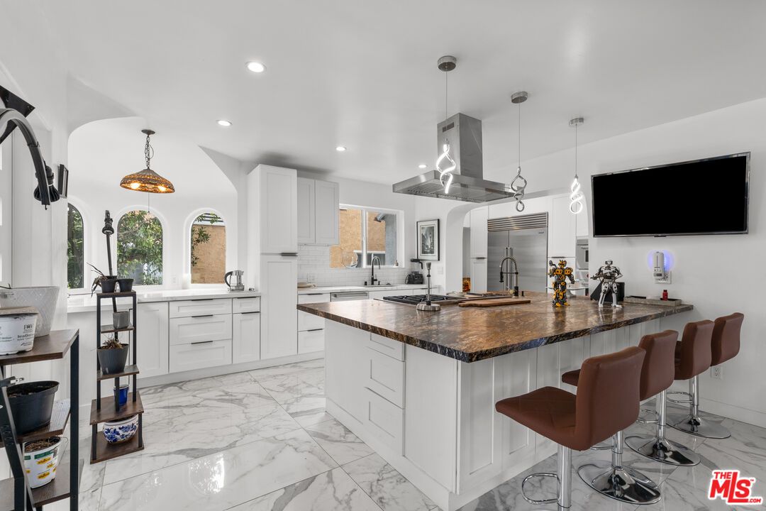 Interior, Kitchen, Marble, Pendant Lights, Recessed Lighting