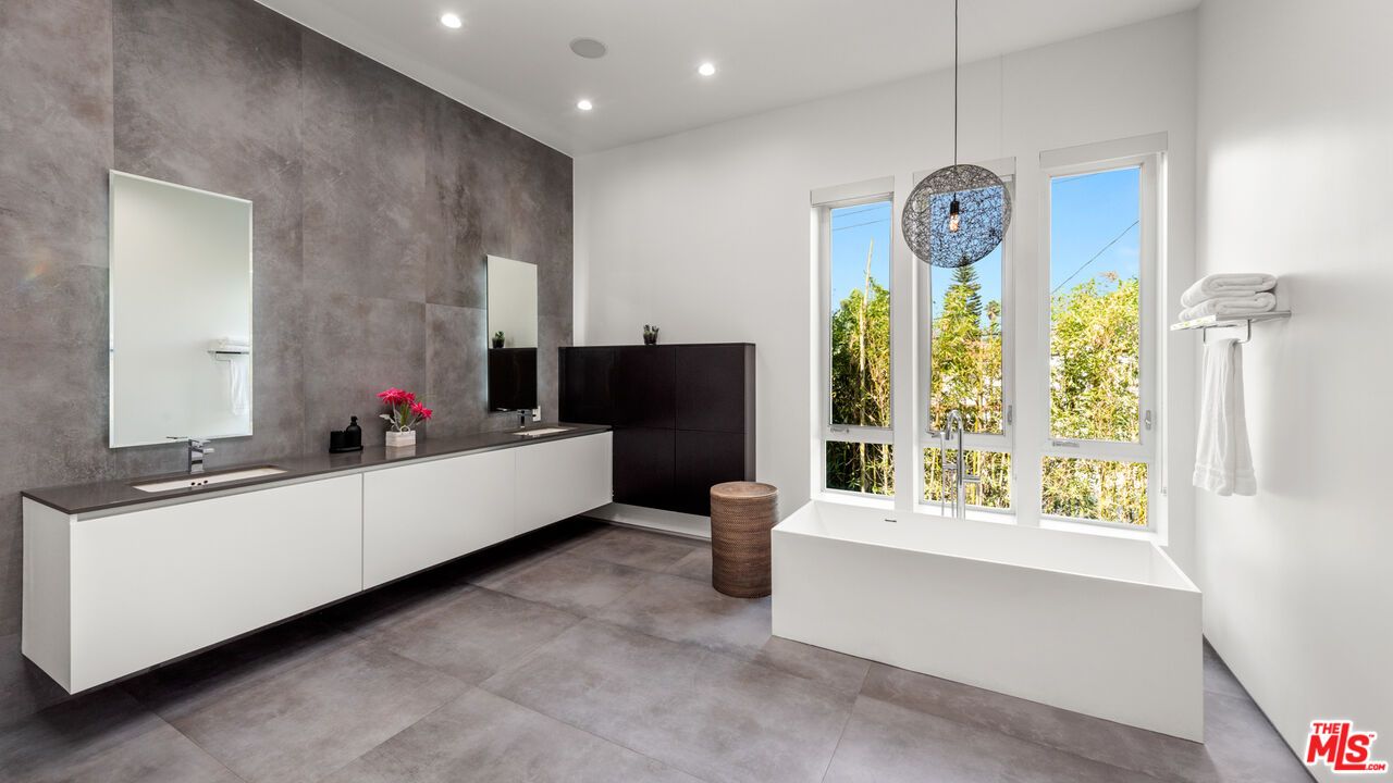 Bathroom, Dual Sink Vanities, Free Standing Baths, Interior, Pendant Lights, Recessed Lighting