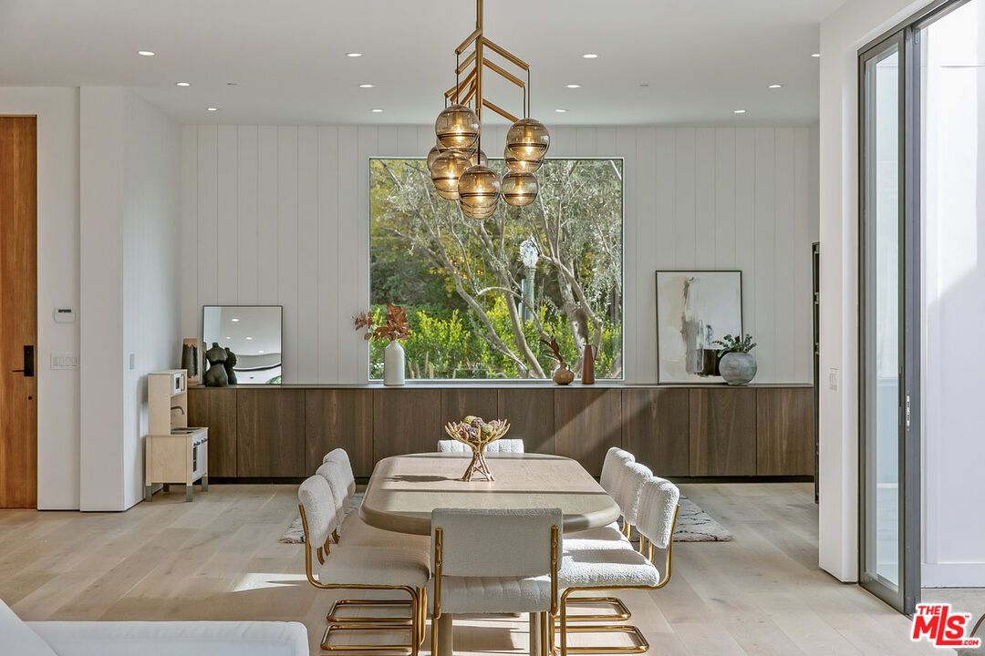 Dining room, Interior, Pendant Lights, Recessed Lighting, Wood Texture Flooring