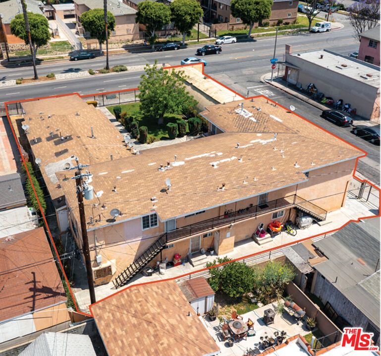 Exterior, Drone