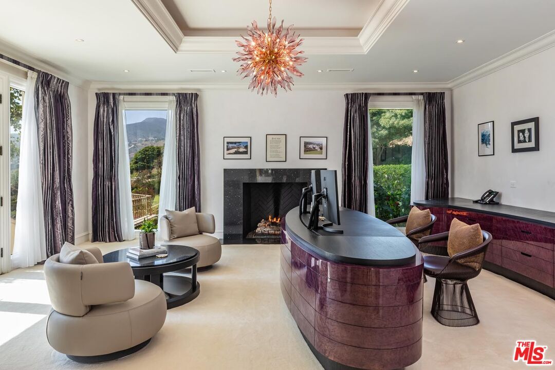 Chandelier, Fireplace, Interior, Living room, Pendant Lights, Recessed Lighting
