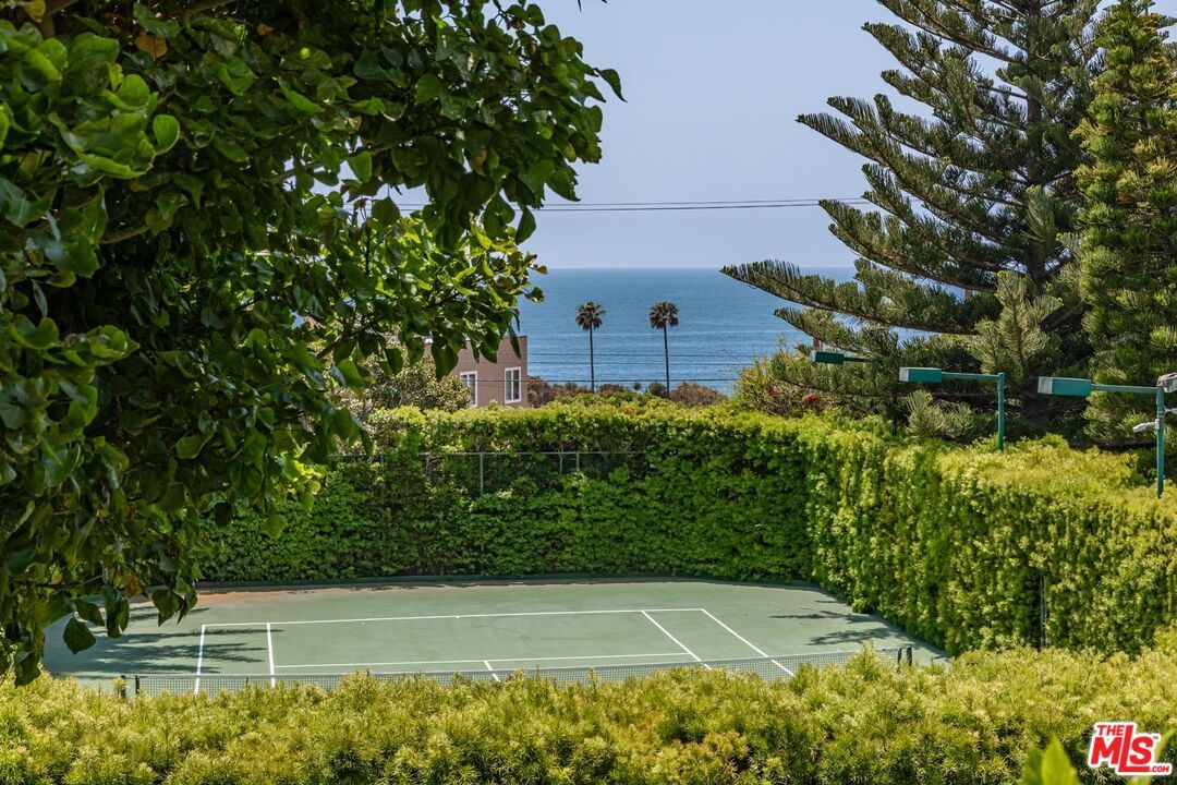 Exterior, Tennis Courts