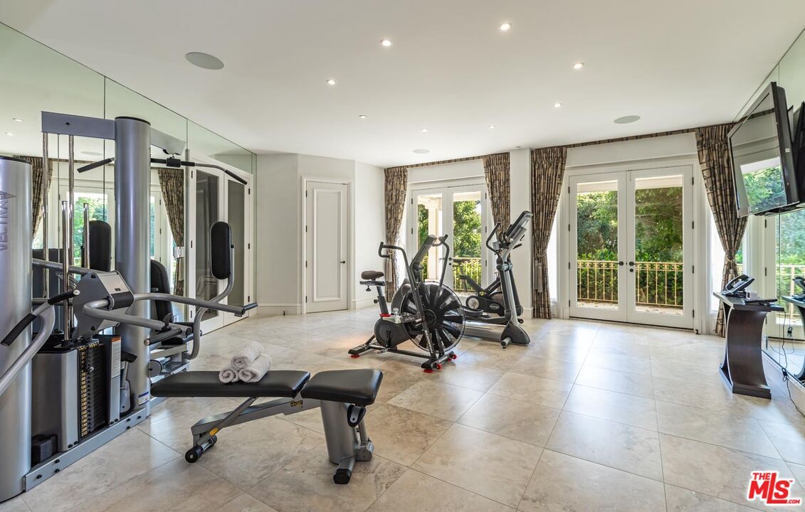 Fitness Equipment, Interior, Recessed Lighting
