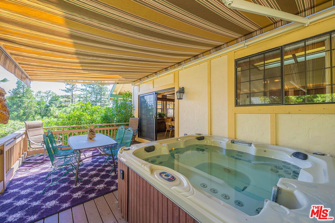 Exterior, Hot Tub