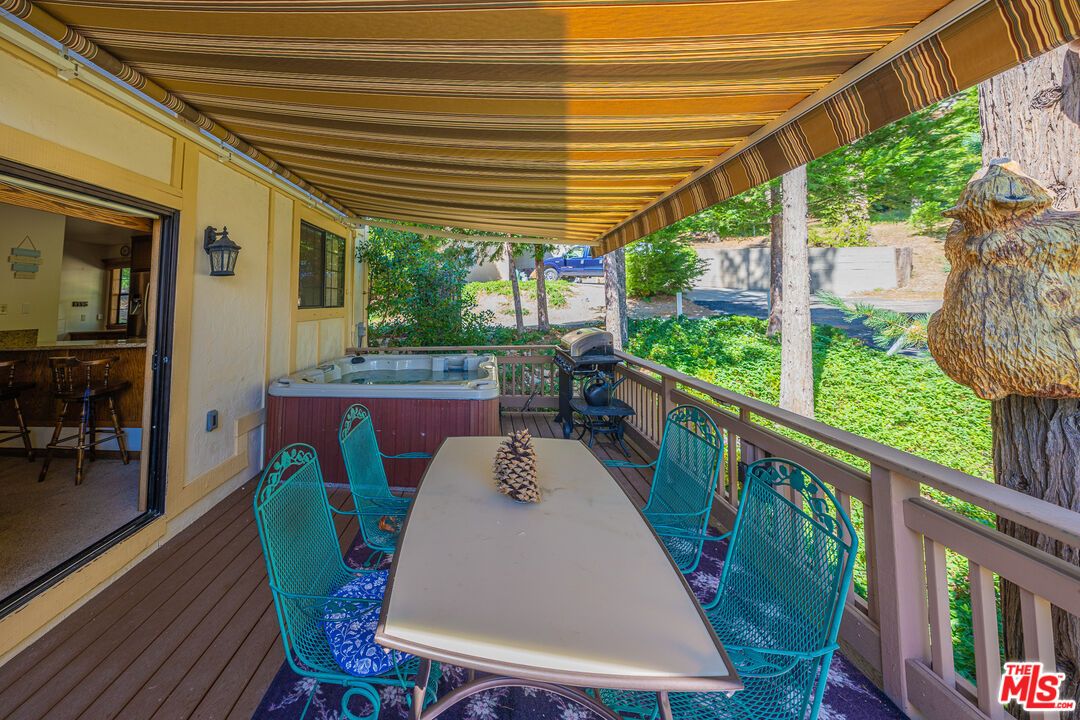 Exterior, Hot Tub