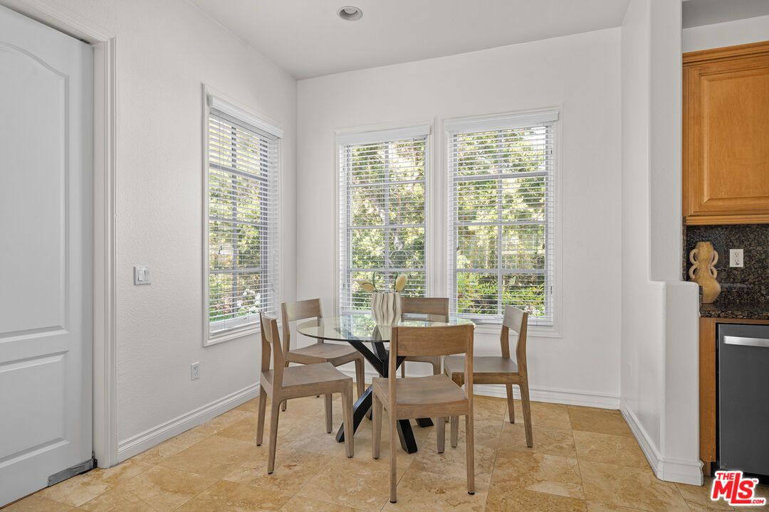 Dining room, Interior, Recessed Lighting