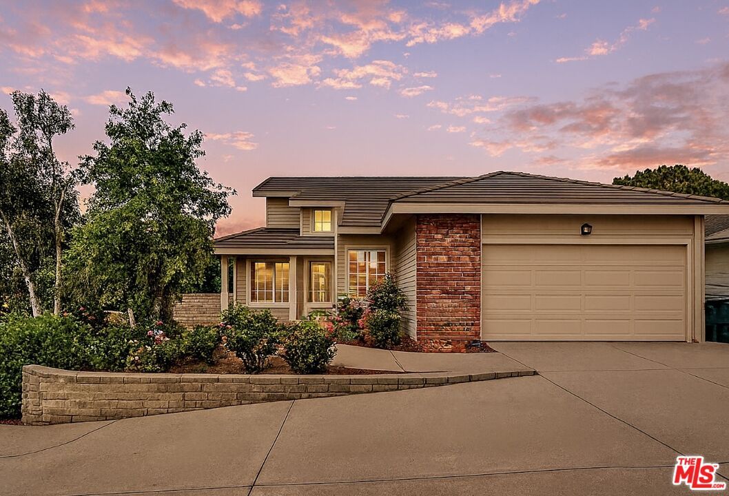 Attached, Exterior, Facade, Brick Facade, Modern