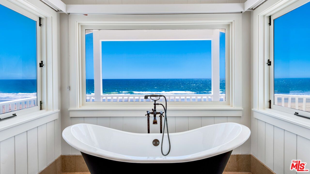 Bathroom, Free Standing Baths, Interior, Water