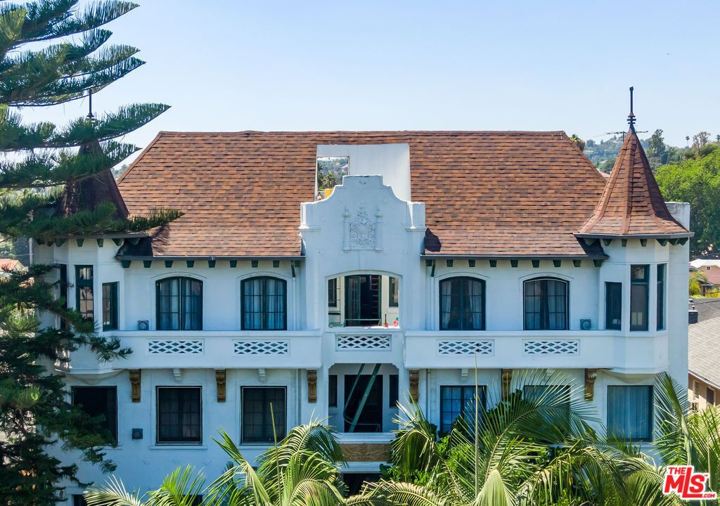 Exterior, Facade, Spanish Mediterranean