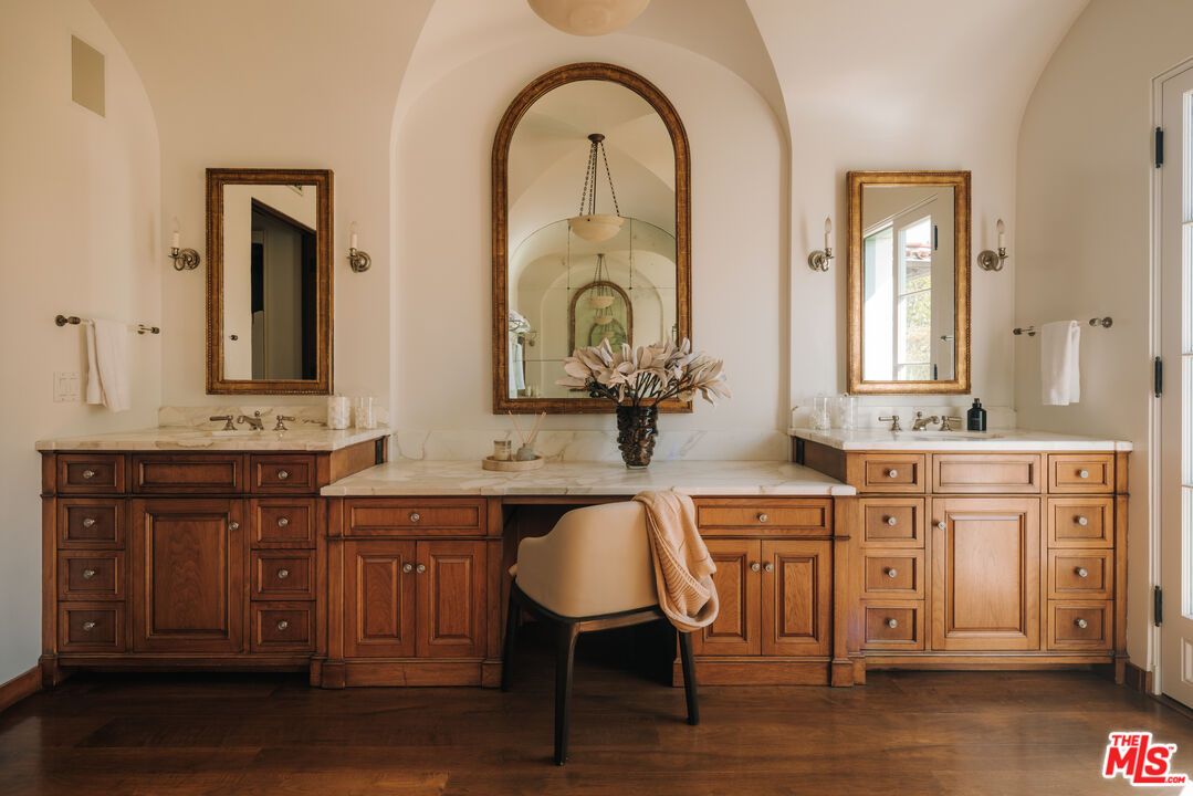 Bathroom, Dual Sink Vanities, Interior, Wood Texture Flooring