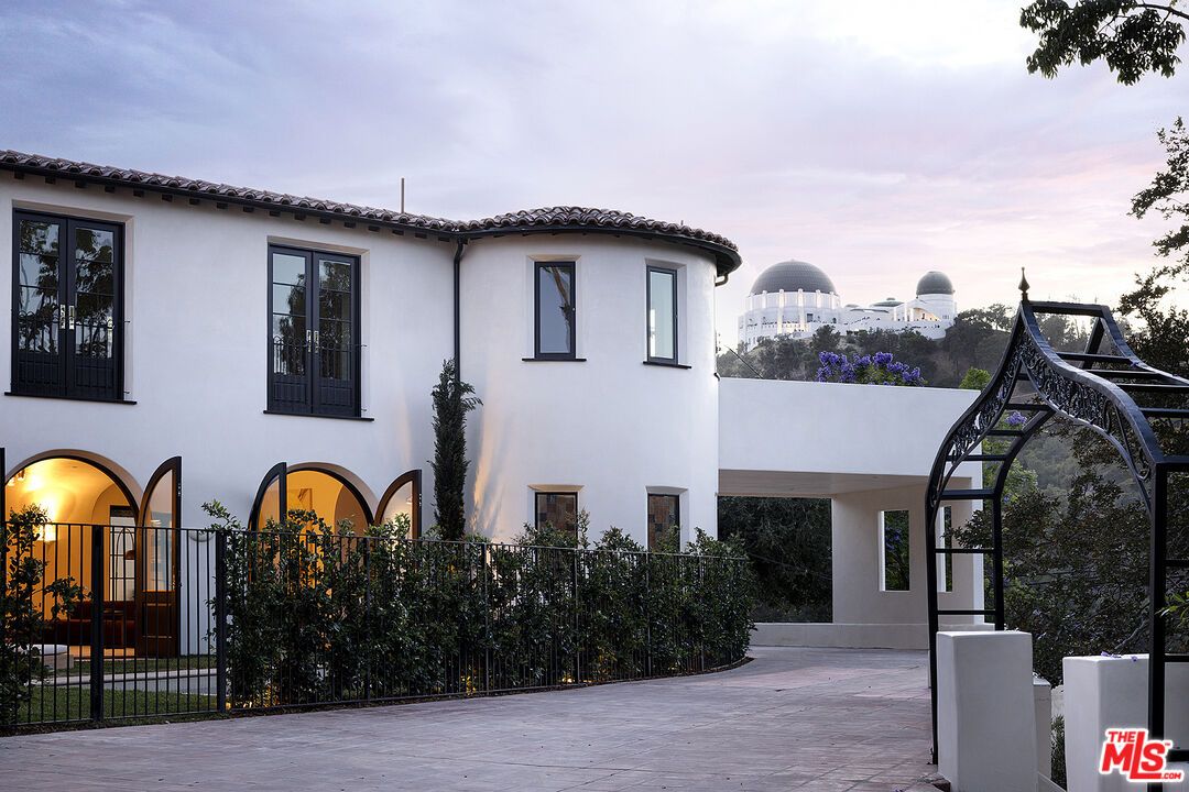 Exterior, Facade, Spanish Mediterranean