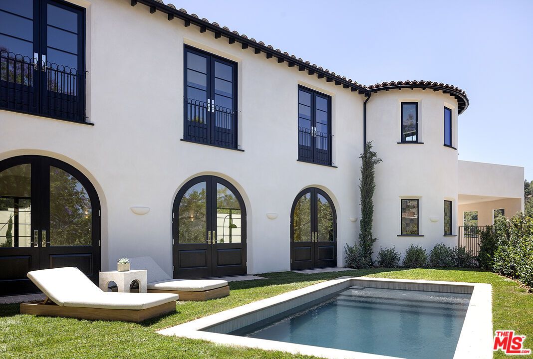 Backyard, Exterior, Pool