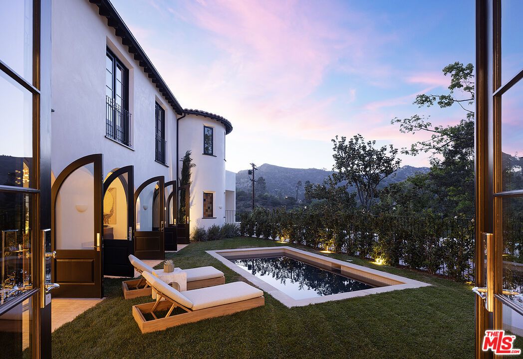 Backyard, Exterior, Pool