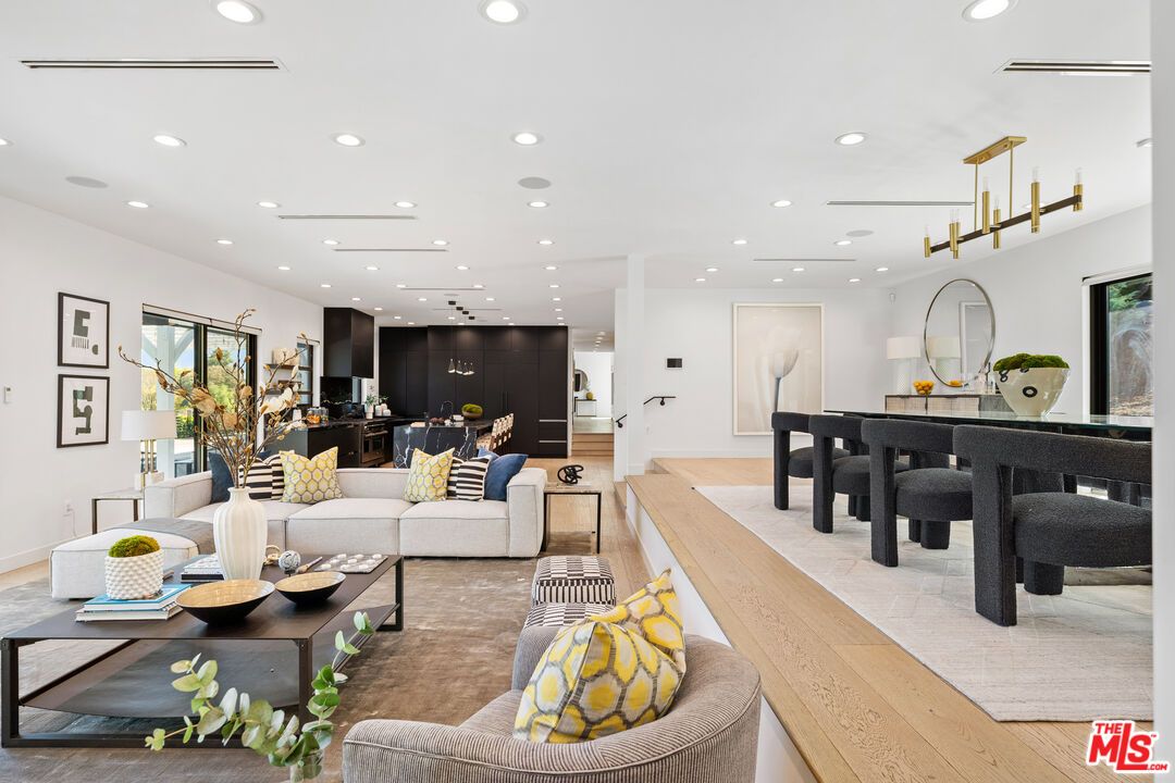 Dining room, Interior, Kitchen, Living room, Pendant Lights, Recessed Lighting, Wood Texture Flooring