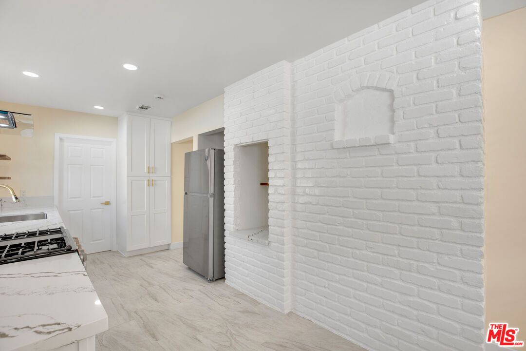 Interior, Kitchen, Recessed Lighting, Stone Walls