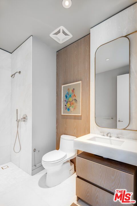 Bathroom, Interior, Recessed Lighting, Wooden Walls