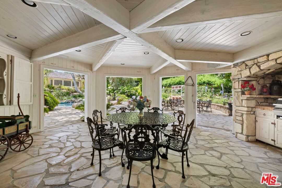 Dining room, Interior, Recessed Lighting, Sun Room