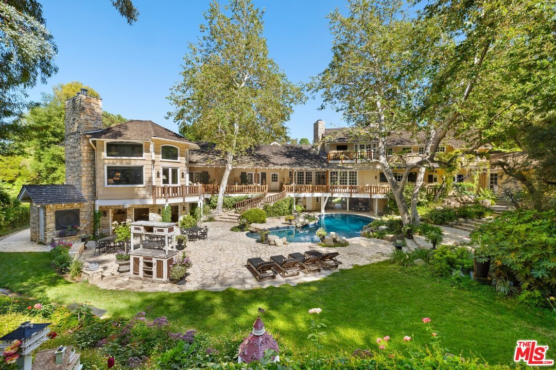 Backyard, Exterior, Pool