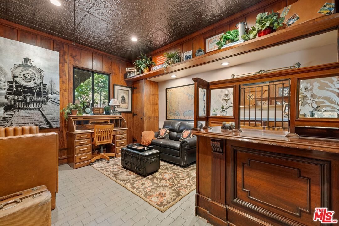 Home Office, Interior, Recessed Lighting, Wooden Walls