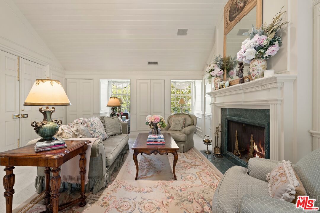 Fireplace, Interior, Living room