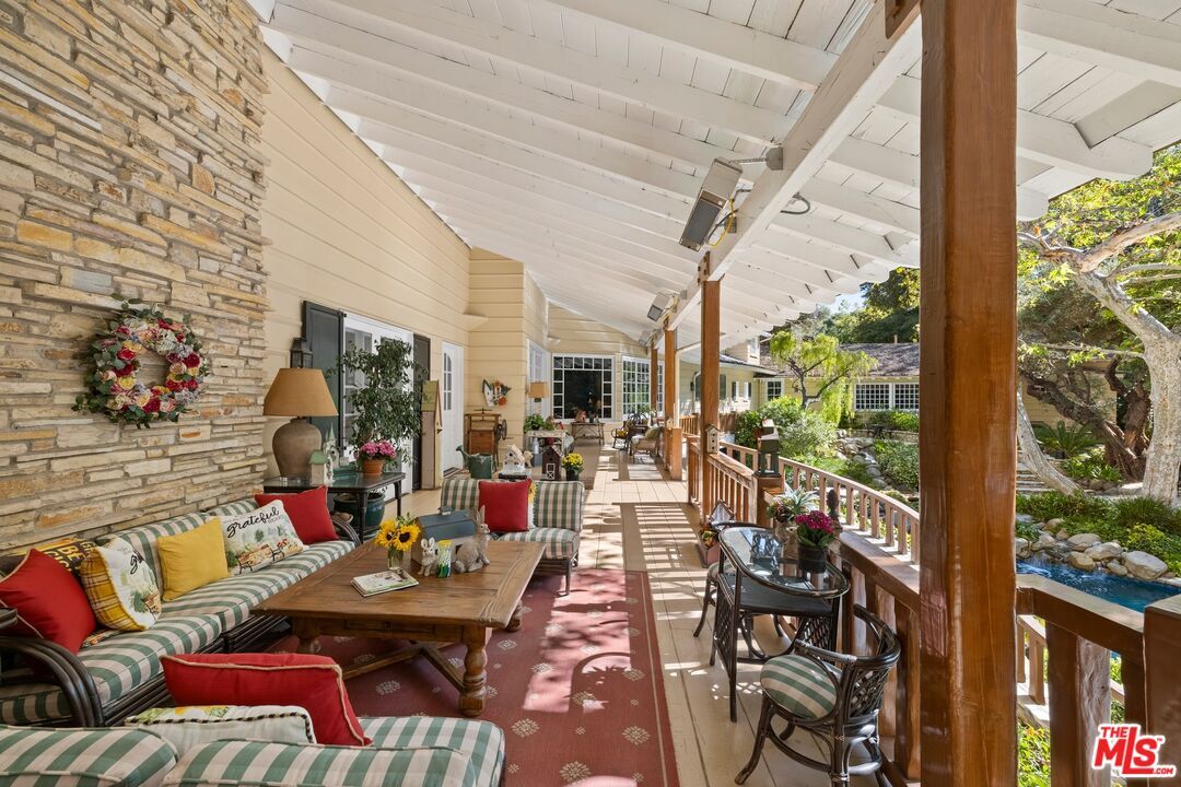 Interior, Living room, Stone Walls