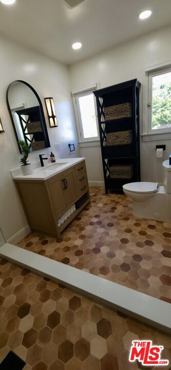 Bathroom, Interior, Recessed Lighting