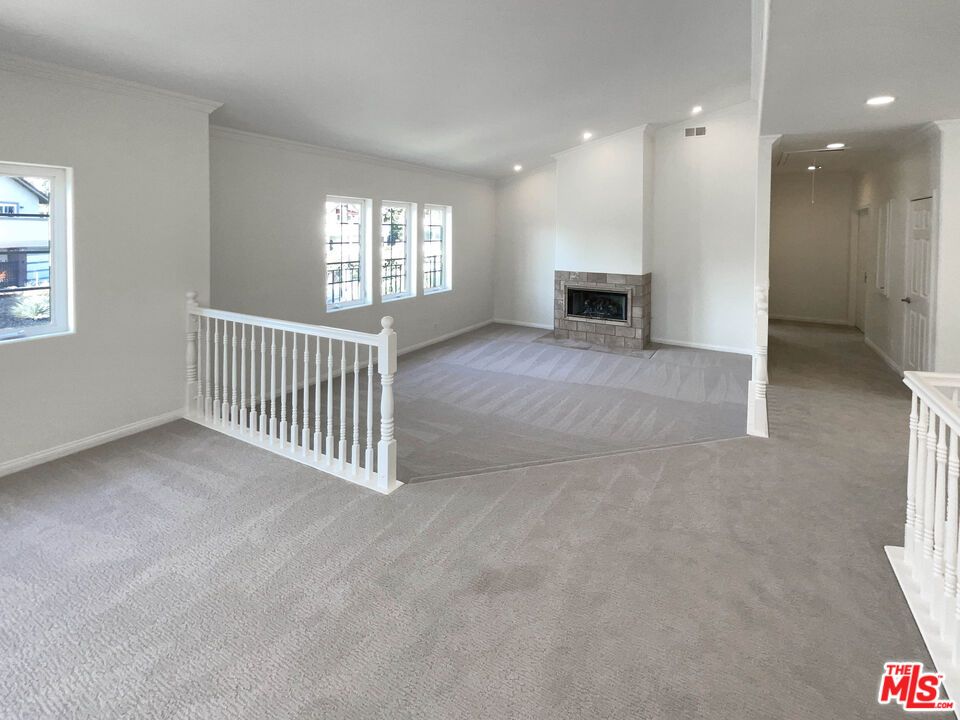Empty room, Fireplace, Interior, Recessed Lighting