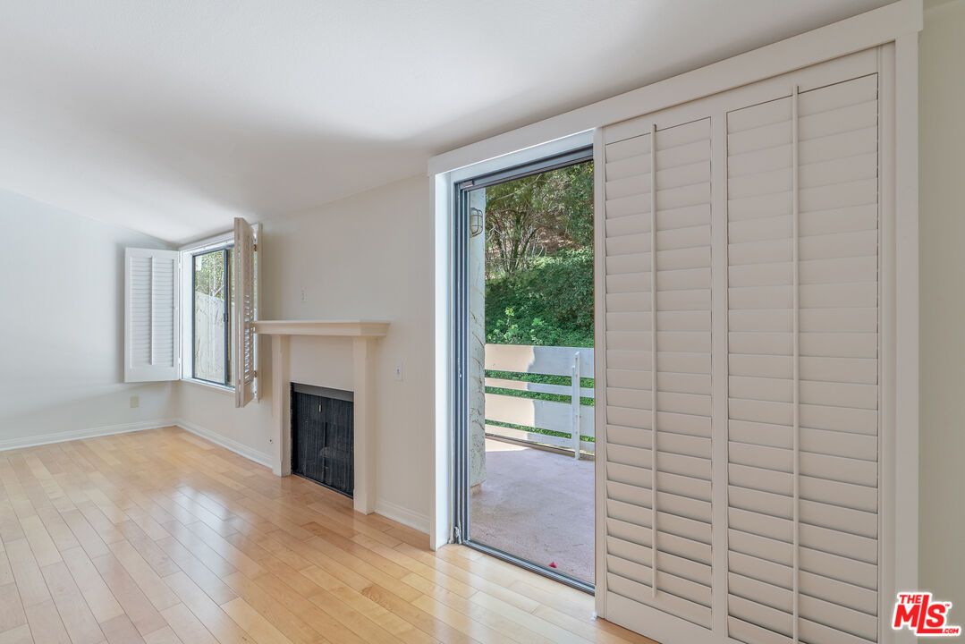 Empty room, Fireplace, Interior, Wood Texture Flooring