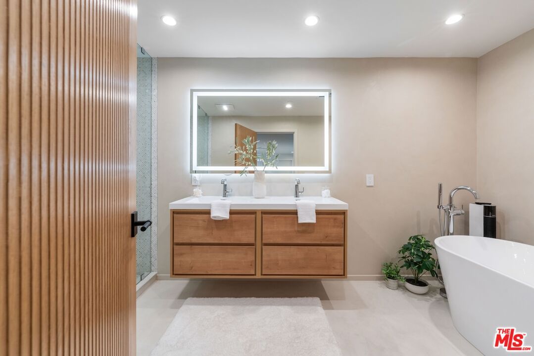 Bathroom, Dual Sink Vanities, Free Standing Baths, Interior, Recessed Lighting
