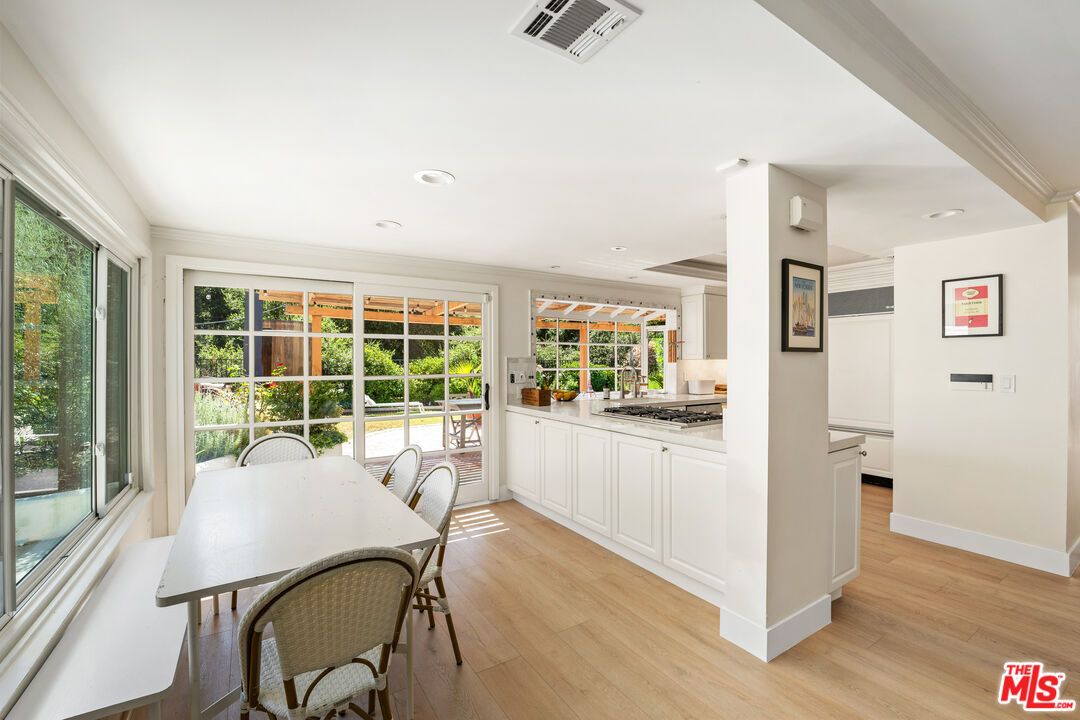 Dining room, Interior, Kitchen, Recessed Lighting, Wood Texture Flooring