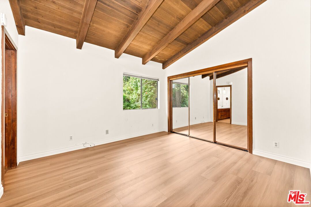 Empty room, Interior, Wooden Beams, Wooden Ceilings, Wood Texture Flooring