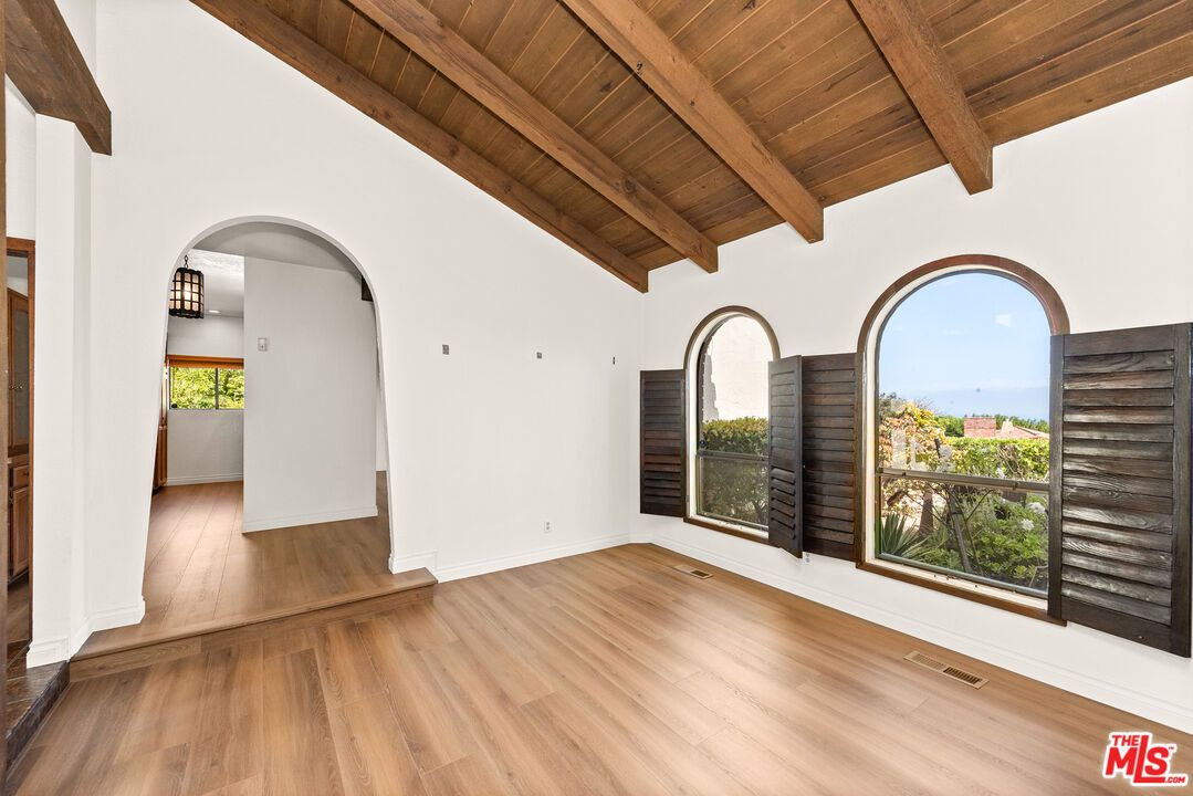 Empty room, Interior, Wooden Beams, Wooden Ceilings, Wood Texture Flooring