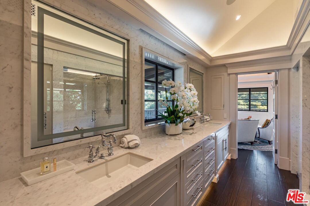 Bathroom, Dual Sink Vanities, Interior, Recessed Lighting, Wood Texture Flooring