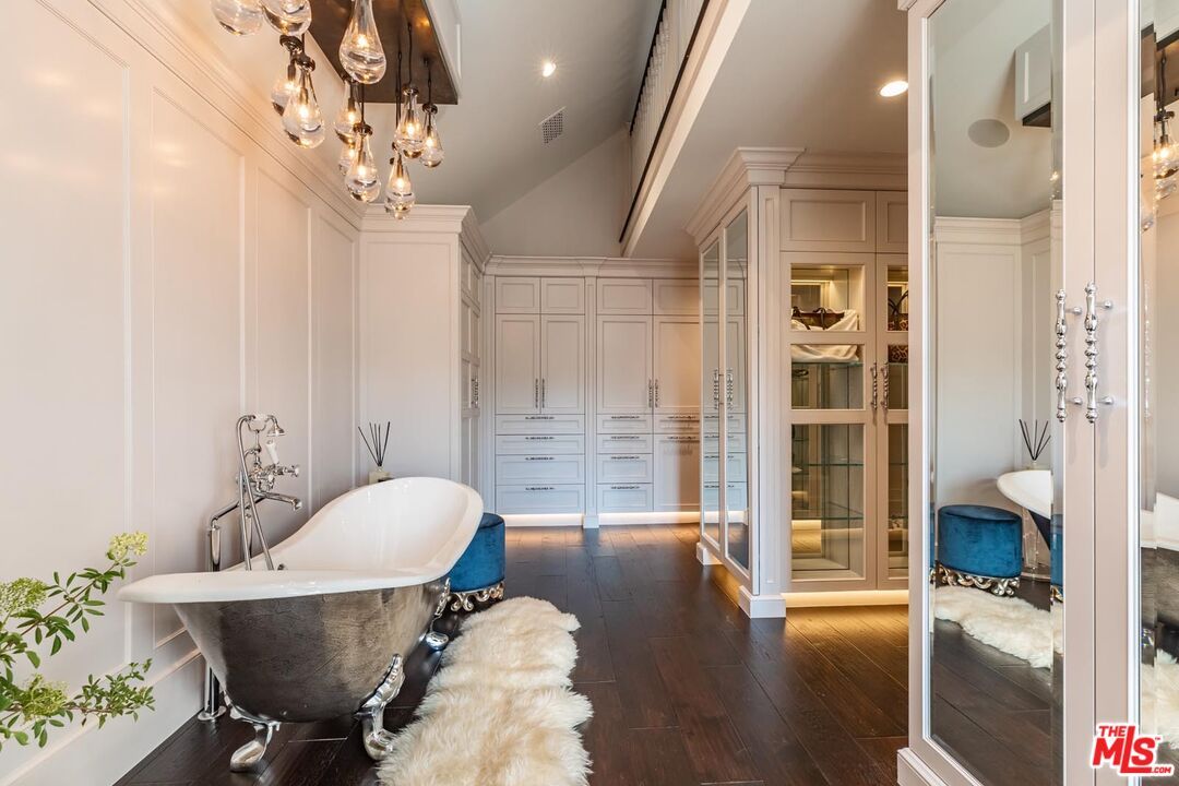 Bathroom, Chandelier, Free Standing Baths, Interior, Recessed Lighting, Wood Texture Flooring