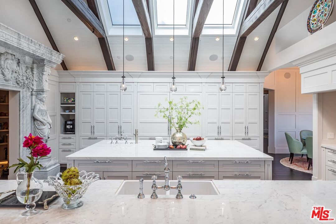 Interior, Kitchen, Pendant Lights, Recessed Lighting, Wooden Beams