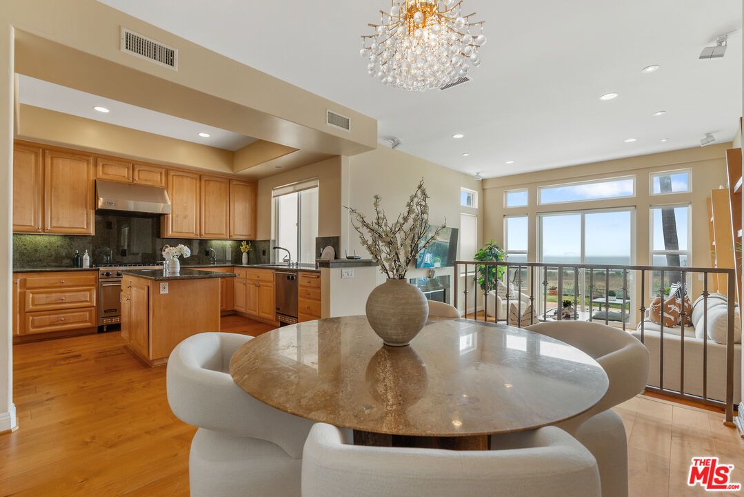Chandelier, Dining room, Interior, Kitchen, Recessed Lighting, Wood Texture Flooring
