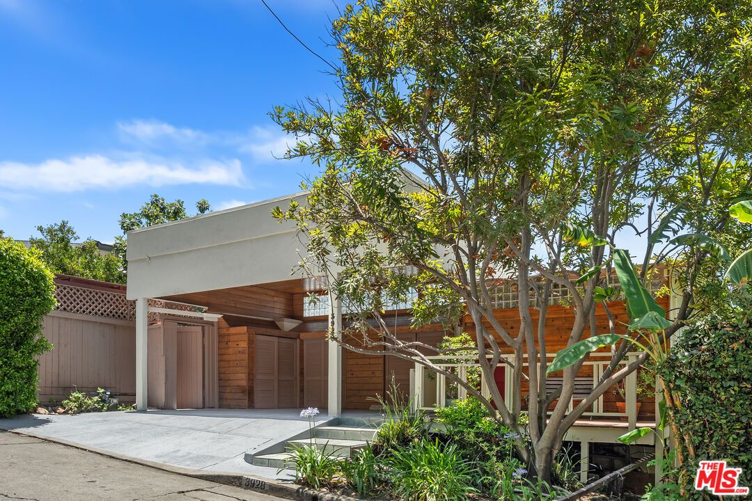 Exterior, Hot Tub