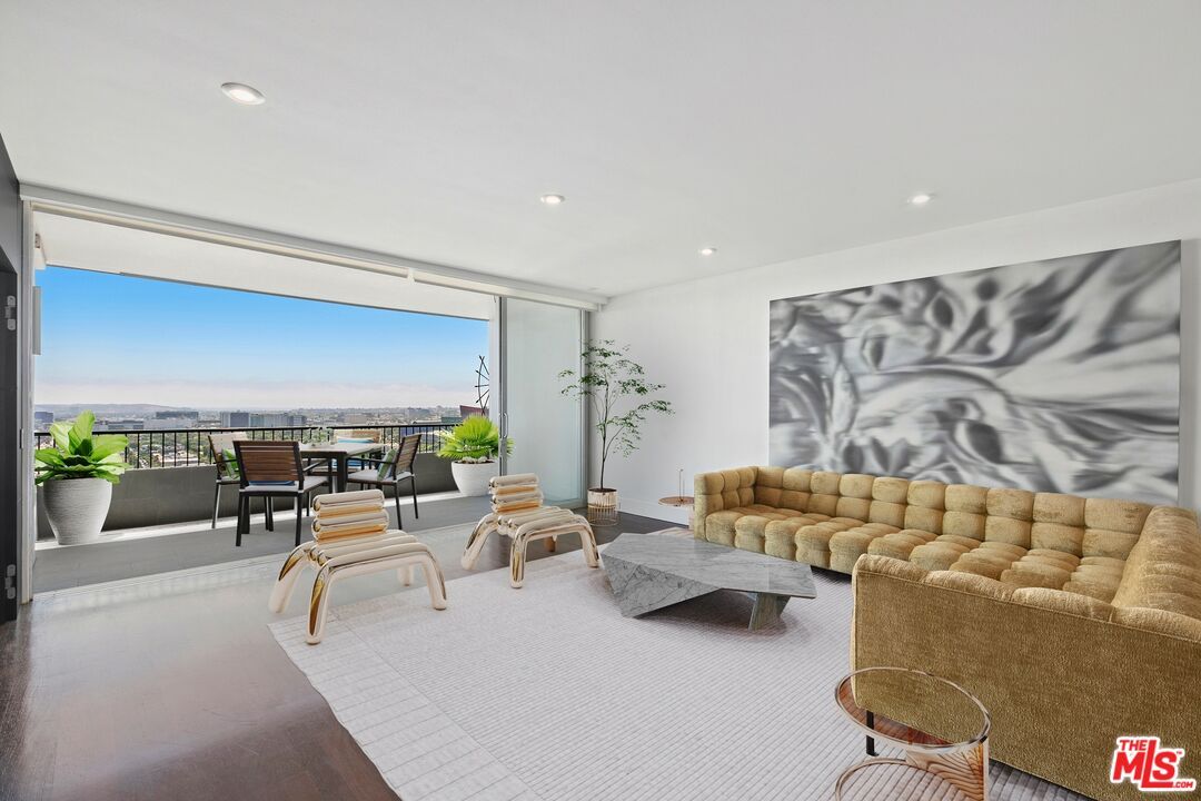 Dining room, Interior, Living room, Recessed Lighting