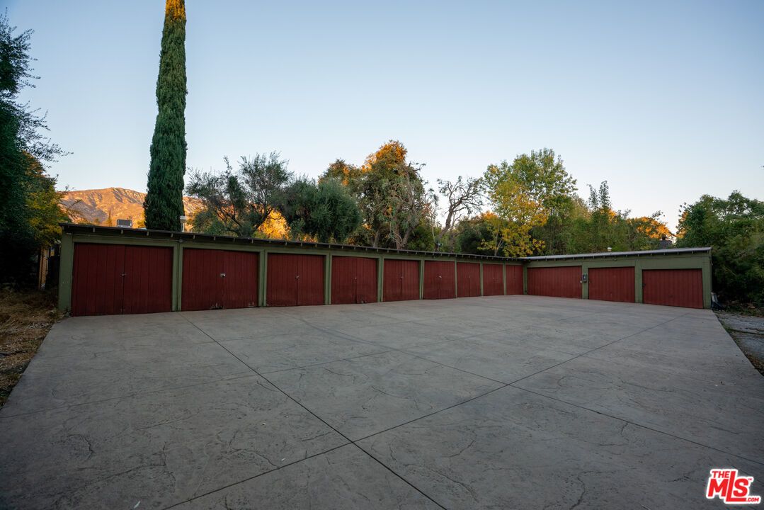 Backyard, Detached Garage, Exterior