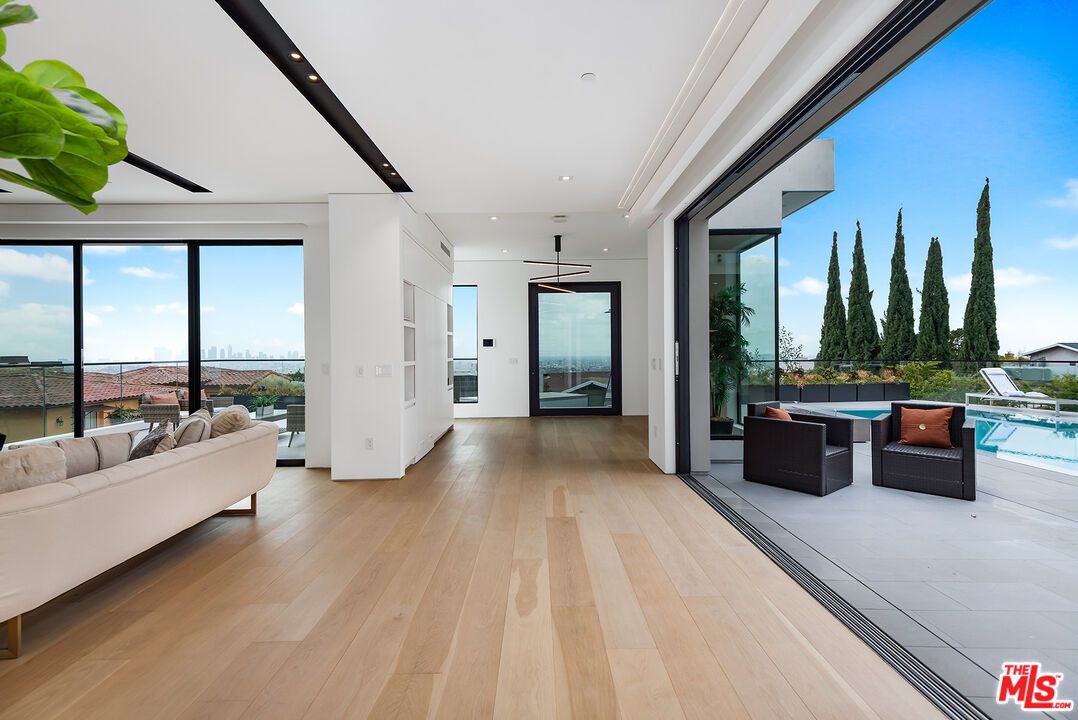 Interior, Living room, Recessed Lighting, Water, Wood Texture Flooring