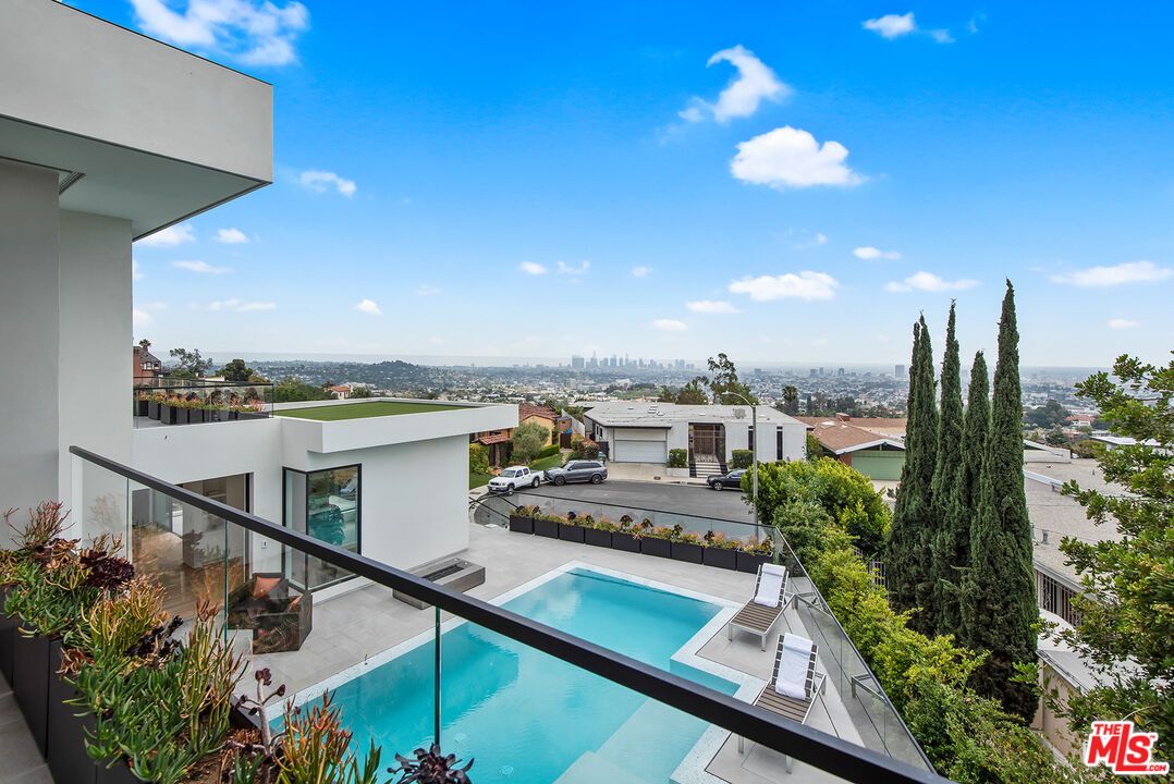 Exterior, Pool, Other