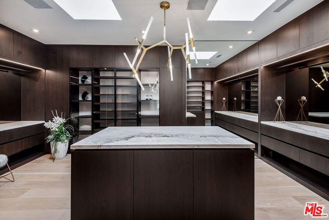 Interior, Recessed Lighting, Walk-in Closets, Wood Texture Flooring